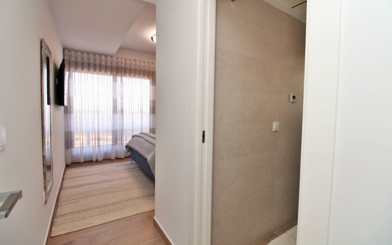 3 soveværelse Villa til salg i Villamartin med swimmingpool - € 448.000 (Ref: 9396296)