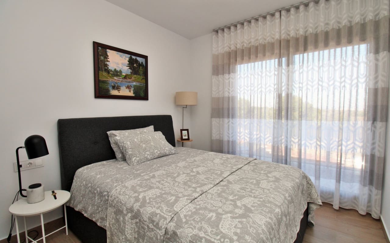 3 soveværelse Villa til salg i Villamartin med swimmingpool - € 448.000 (Ref: 9396296)