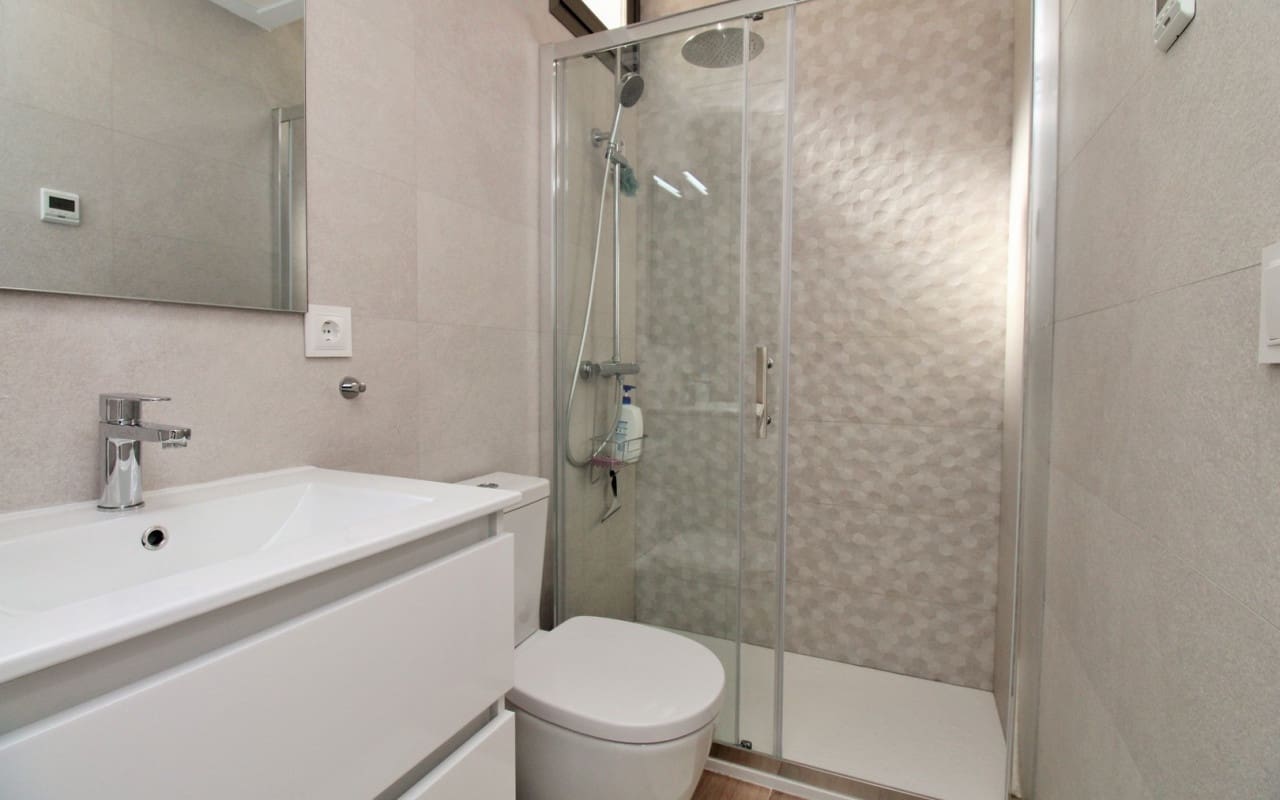 3 soveværelse Villa til salg i Villamartin med swimmingpool - € 448.000 (Ref: 9396296)