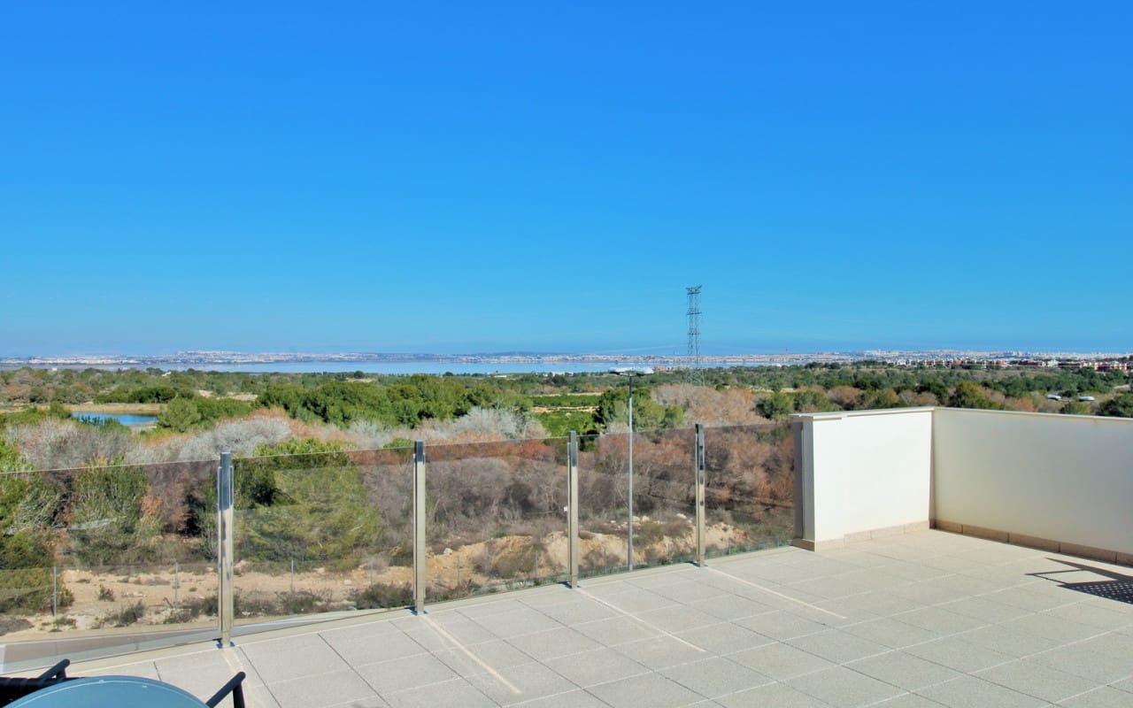 3 soveværelse Villa til salg i Villamartin med swimmingpool - € 448.000 (Ref: 9396296)