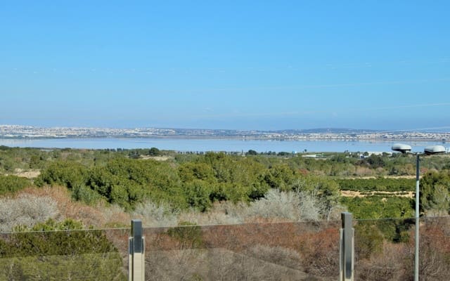 3 soveværelse Villa til salg i Villamartin, Orihuela med swimmingpool - € 448.000 (Ref: 9396296)