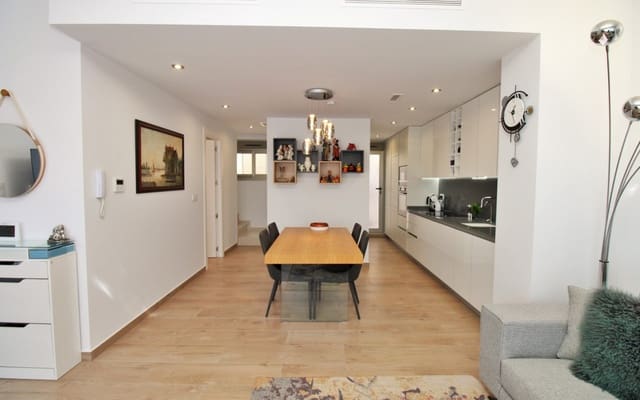 3 soveværelse Villa til salg i Villamartin, Orihuela med swimmingpool - € 448.000 (Ref: 9396296)