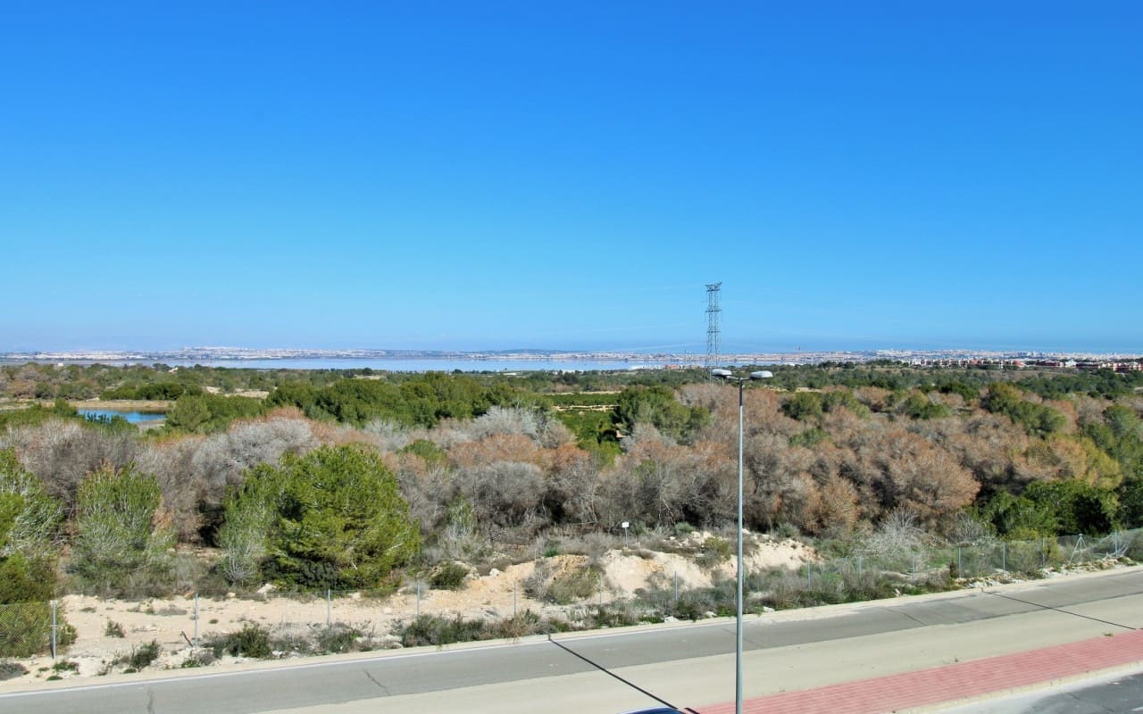 3 soveværelse Villa til salg i Villamartin med swimmingpool - € 448.000 (Ref: 9396296)