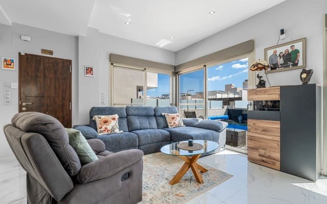 4 camera da letto Villa in vendita in Villamartin, Orihuela con piscina - 449.000 € (Rif: 9396297)