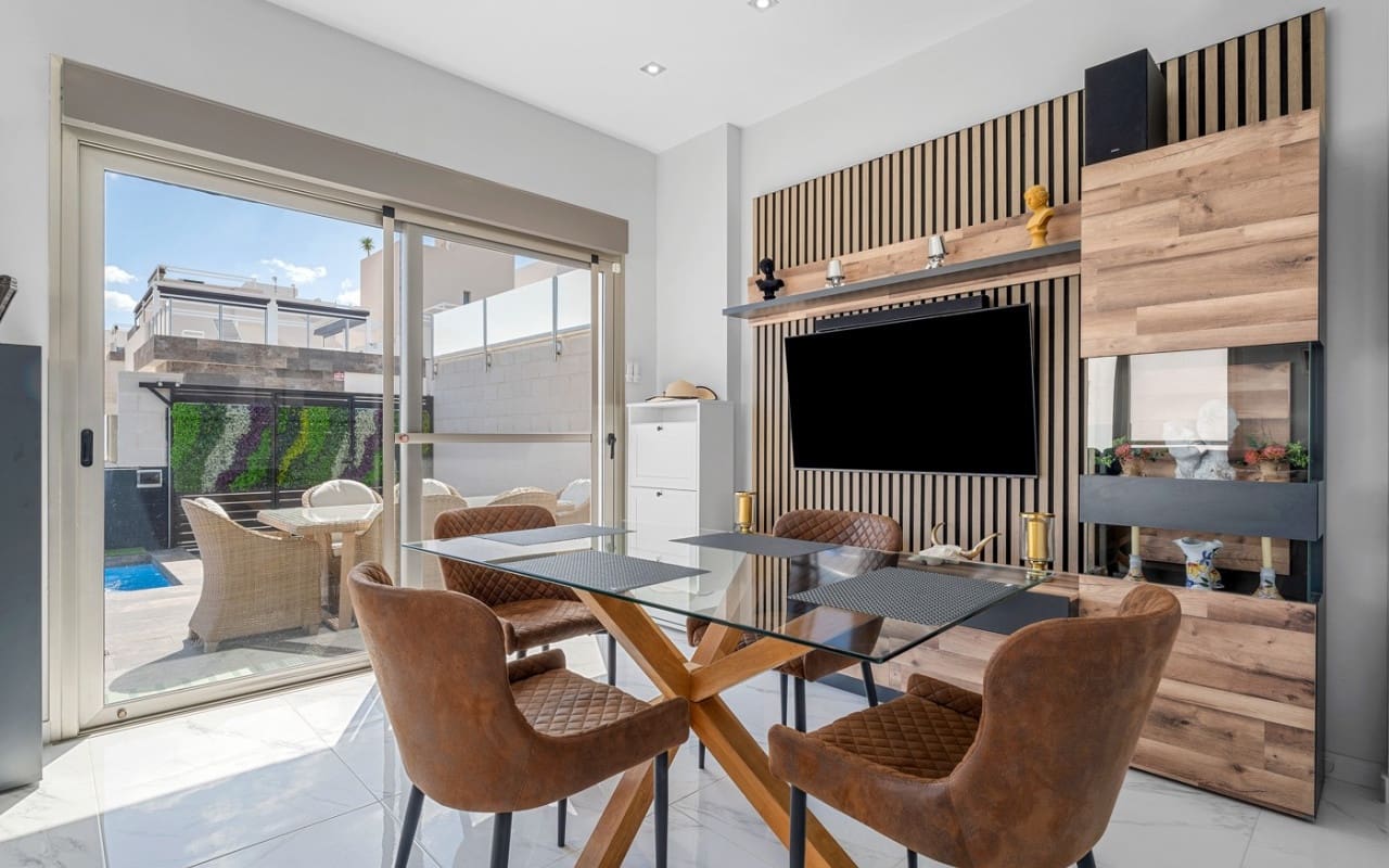 4 camera da letto Villa in vendita in Villamartin con piscina - 449.000 € (Rif: 9396297)