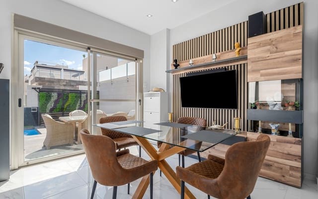 4 camera da letto Villa in vendita in Villamartin, Orihuela con piscina - 449.000 € (Rif: 9396297)