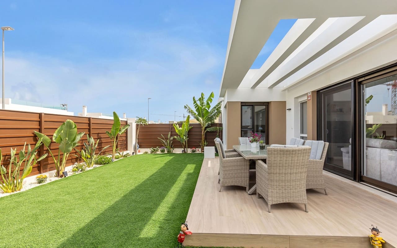 2 bedroom Villa for sale in Vistabella with pool - € 349,000 (Ref: 9396299)