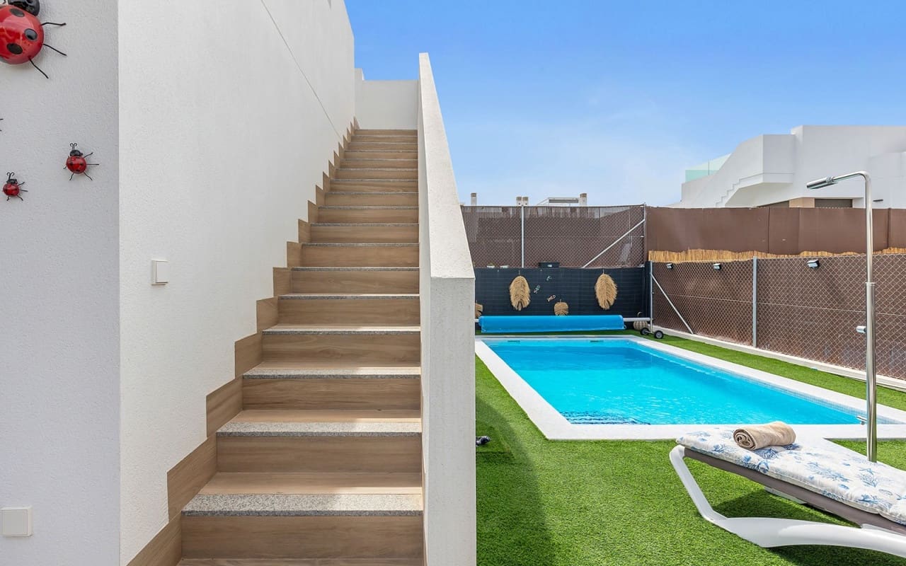 2 bedroom Villa for sale in Vistabella with pool - € 349,000 (Ref: 9396299)