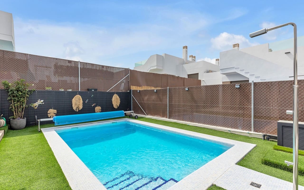 2 bedroom Villa for sale in Vistabella with pool - € 349,000 (Ref: 9396299)