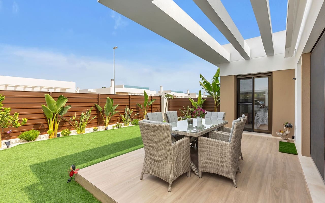 2 bedroom Villa for sale in Vistabella with pool - € 349,000 (Ref: 9396299)