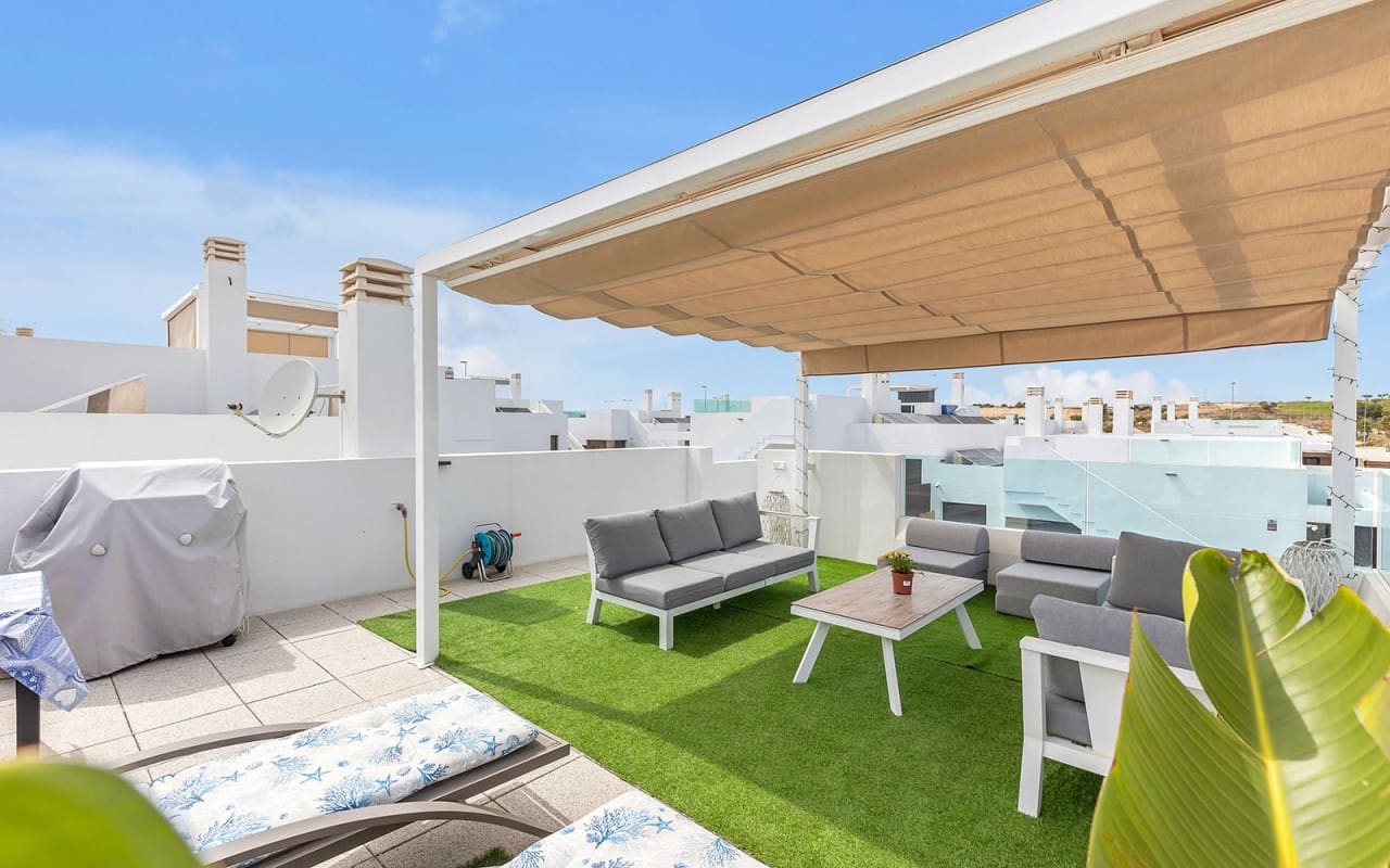 2 bedroom Villa for sale in Vistabella with pool - € 349,000 (Ref: 9396299)