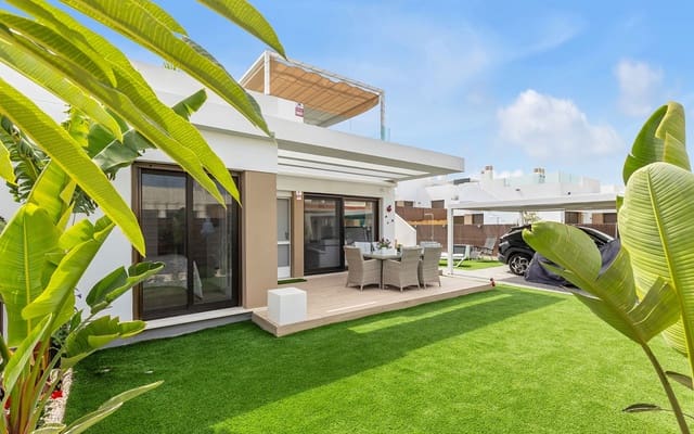 2 bedroom Villa for sale in Vistabella, Orihuela with pool - € 349,000 (Ref: 9396299)