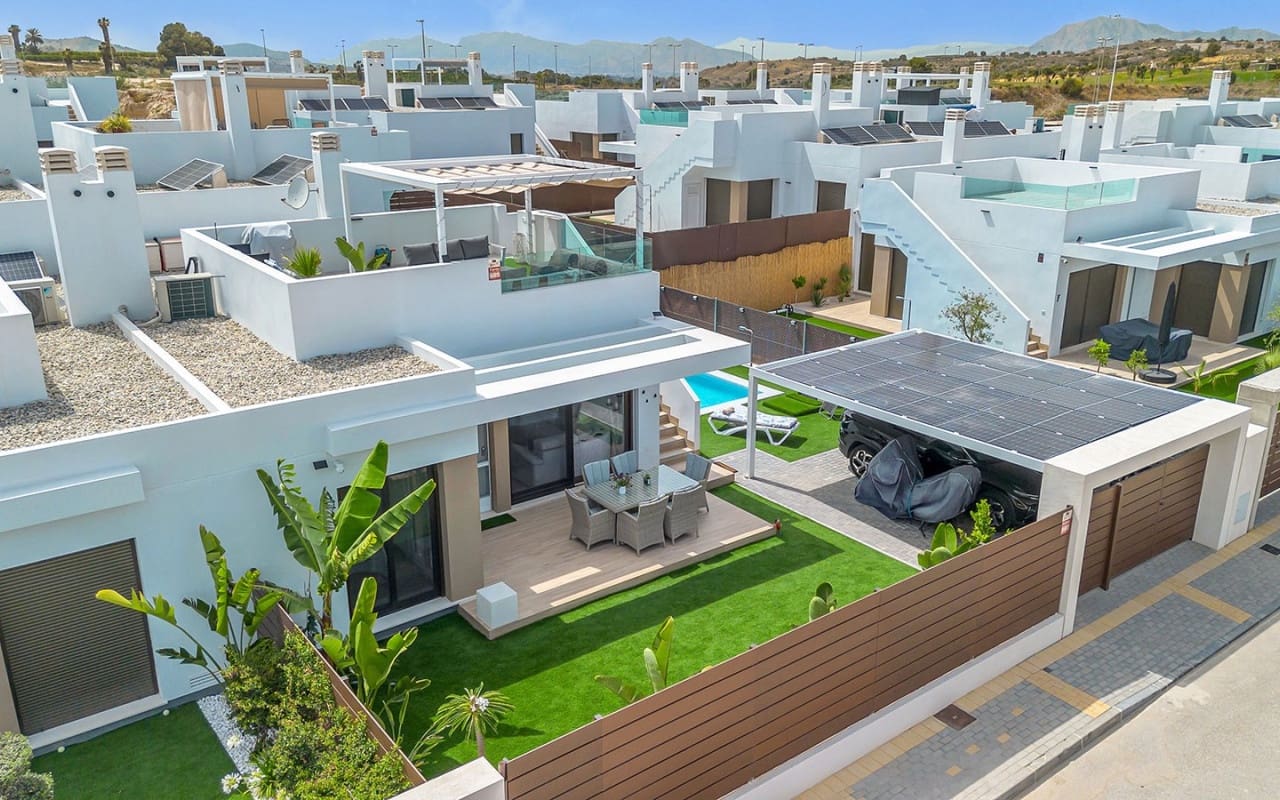 2 bedroom Villa for sale in Vistabella with pool - € 349,000 (Ref: 9396299)