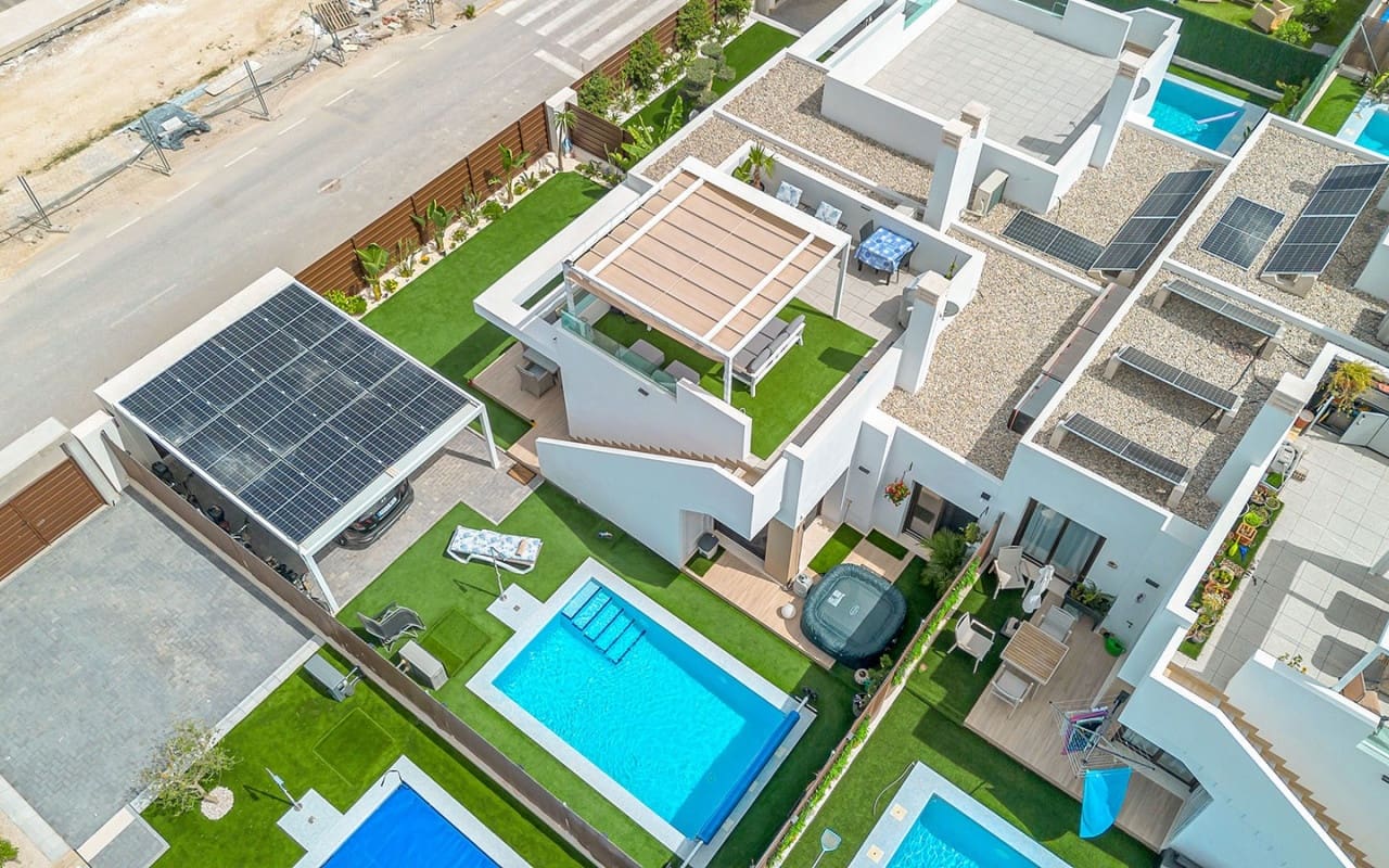 2 bedroom Villa for sale in Vistabella with pool - € 349,000 (Ref: 9396299)