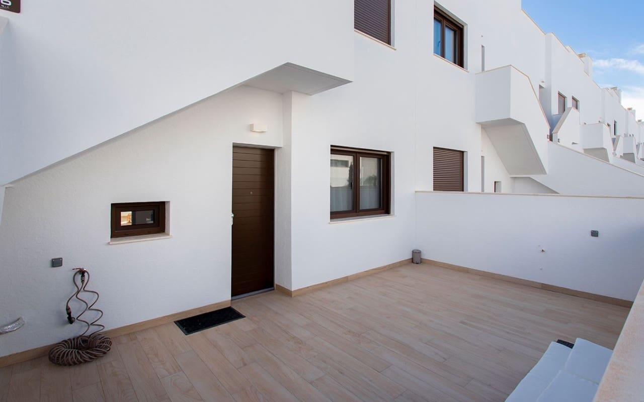 Bungalow de 2 habitaciones en Finestrat en venta con piscina garaje - 335.000 € (Ref: 9402562)