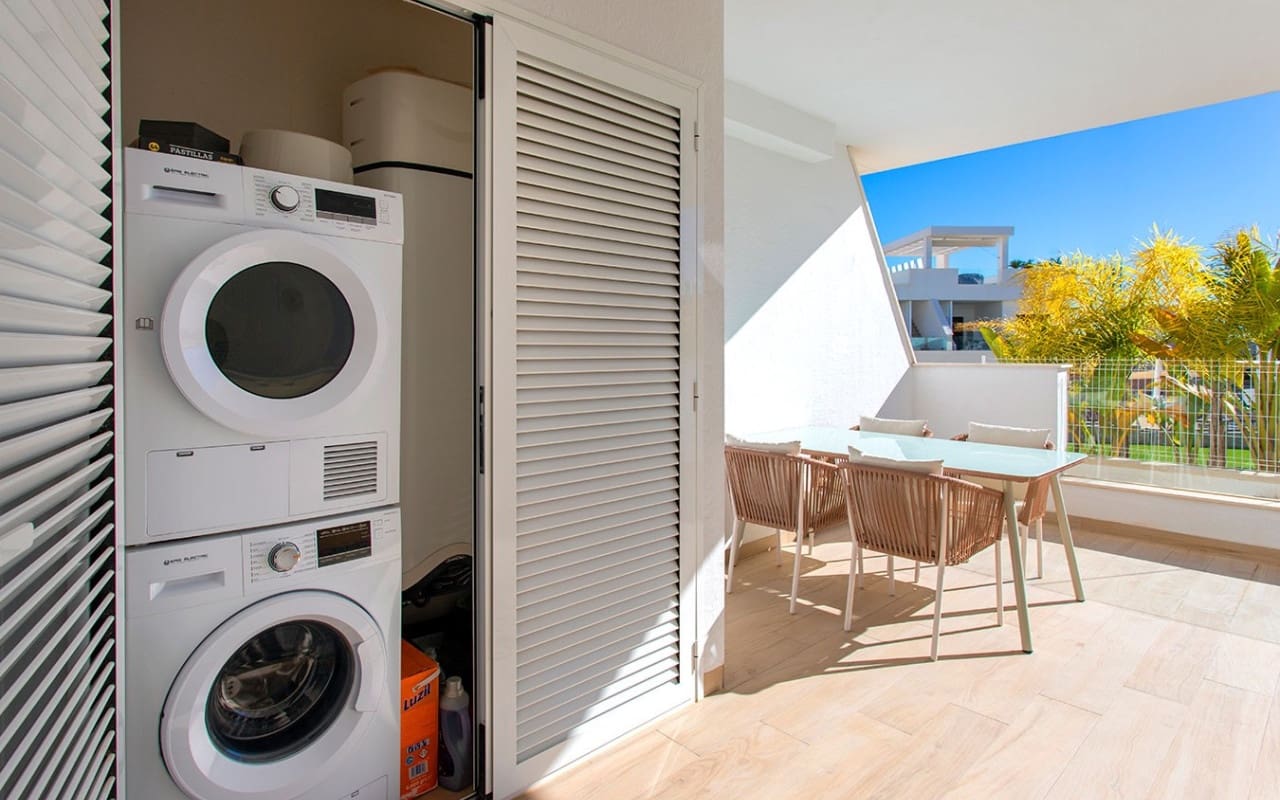 Bungalow de 2 habitaciones en Finestrat en venta con piscina garaje - 335.000 € (Ref: 9402562)