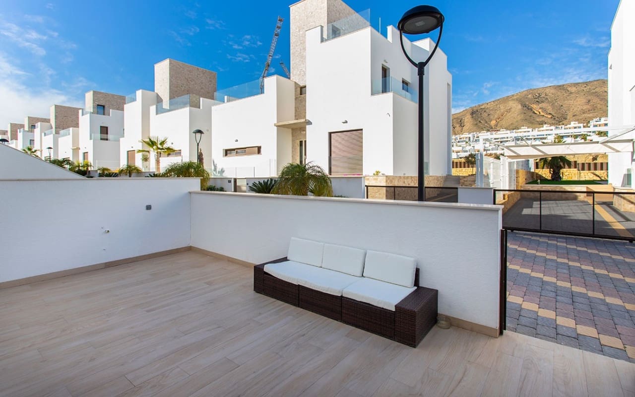 Bungalow de 2 habitaciones en Finestrat en venta con piscina garaje - 335.000 € (Ref: 9402562)