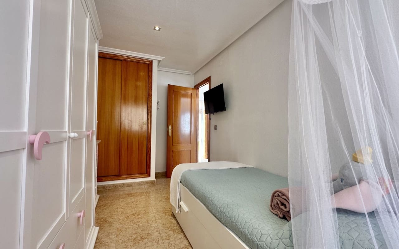 Casa de 3 habitaciones en La Florida en venta con piscina - 295.000 € (Ref: 9412662)