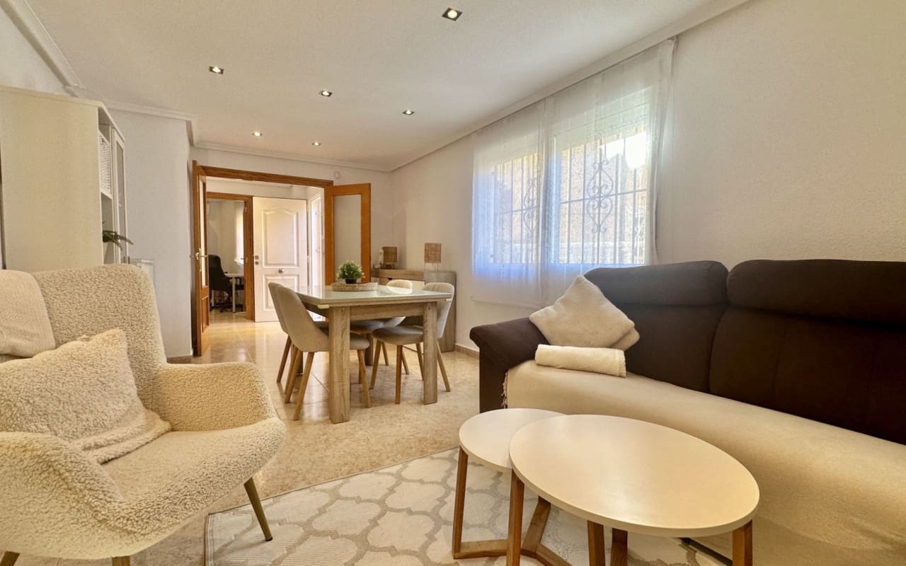 Casa de 3 habitaciones en La Florida en venta con piscina - 295.000 € (Ref: 9412662)