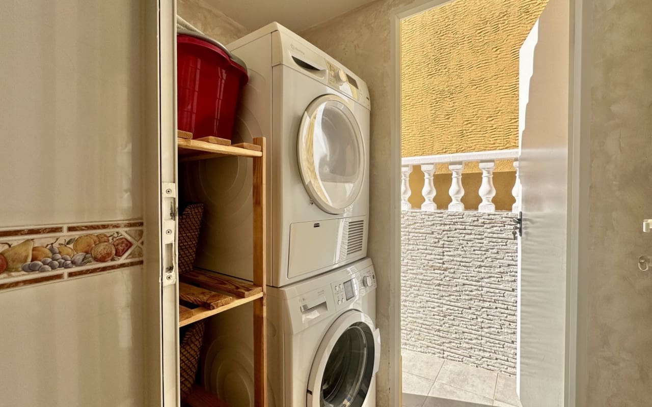 Casa de 3 habitaciones en La Florida en venta con piscina - 295.000 € (Ref: 9412662)