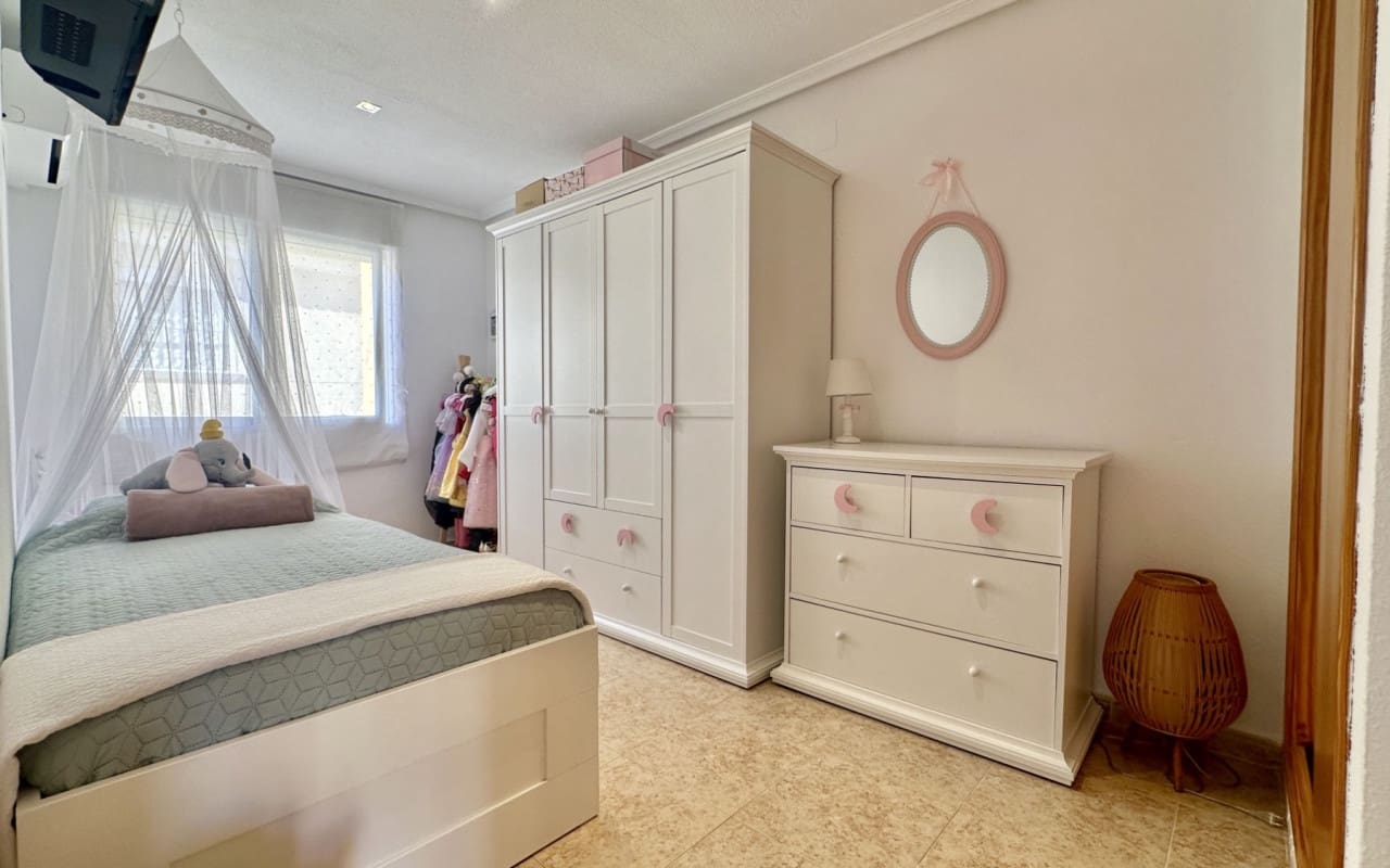 Casa de 3 habitaciones en La Florida en venta con piscina - 295.000 € (Ref: 9412662)