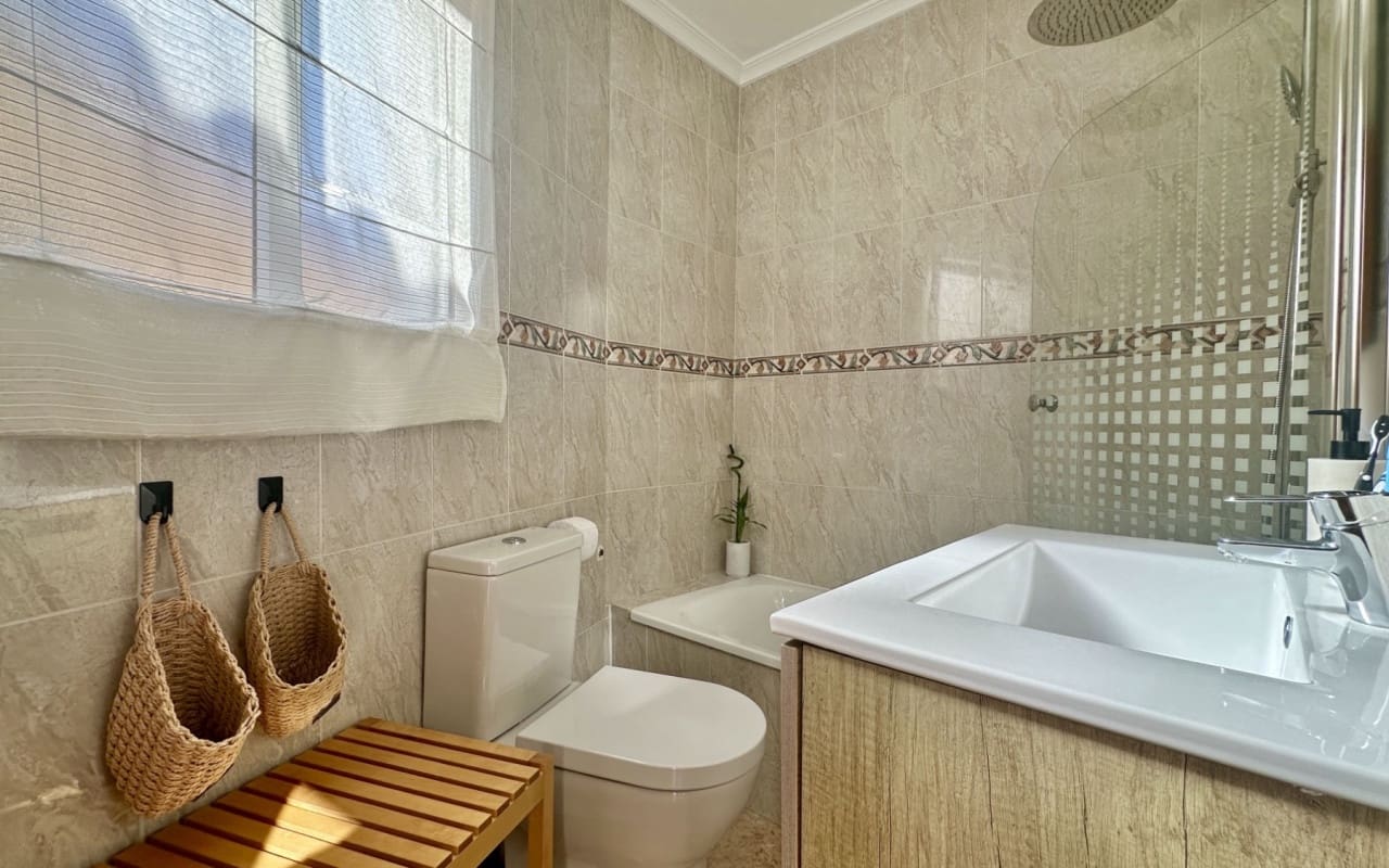 Casa de 3 habitaciones en La Florida en venta con piscina - 295.000 € (Ref: 9412662)