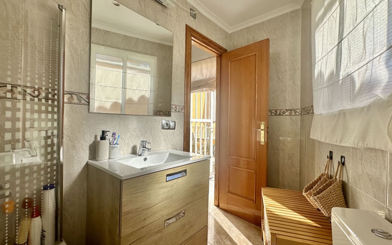 Casa de 3 habitaciones en La Florida en venta con piscina - 295.000 € (Ref: 9412662)