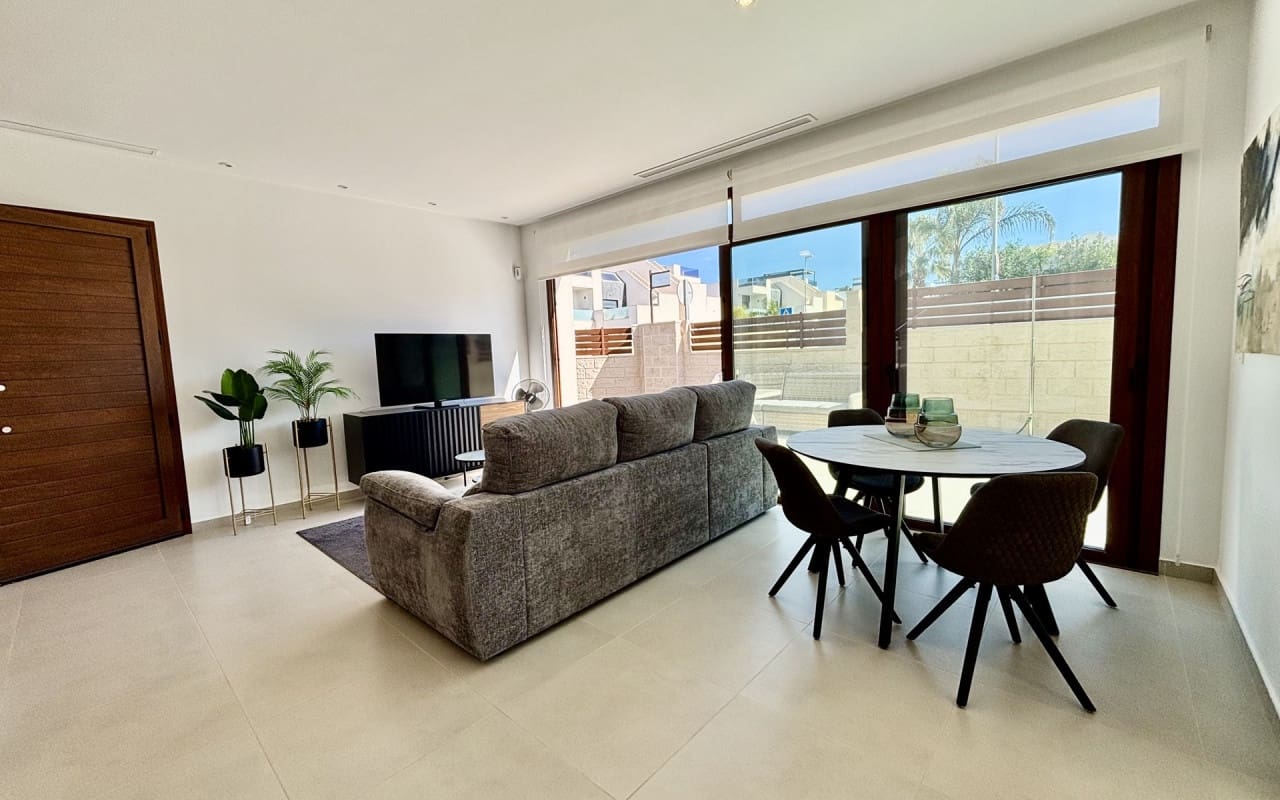 3 slaapkamer Villa te koop in Benijofar - € 395.000 (Ref: 9412663)