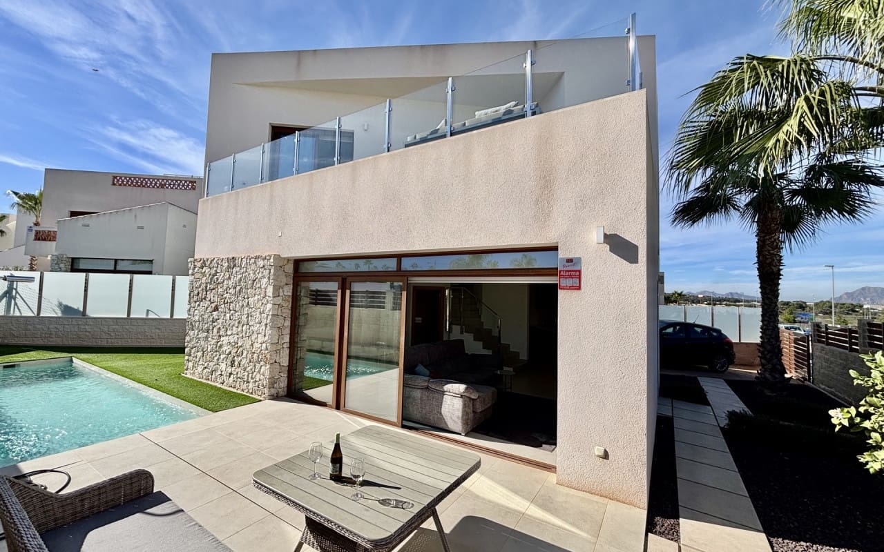 3 slaapkamer Villa te koop in Benijofar - € 395.000 (Ref: 9412663)