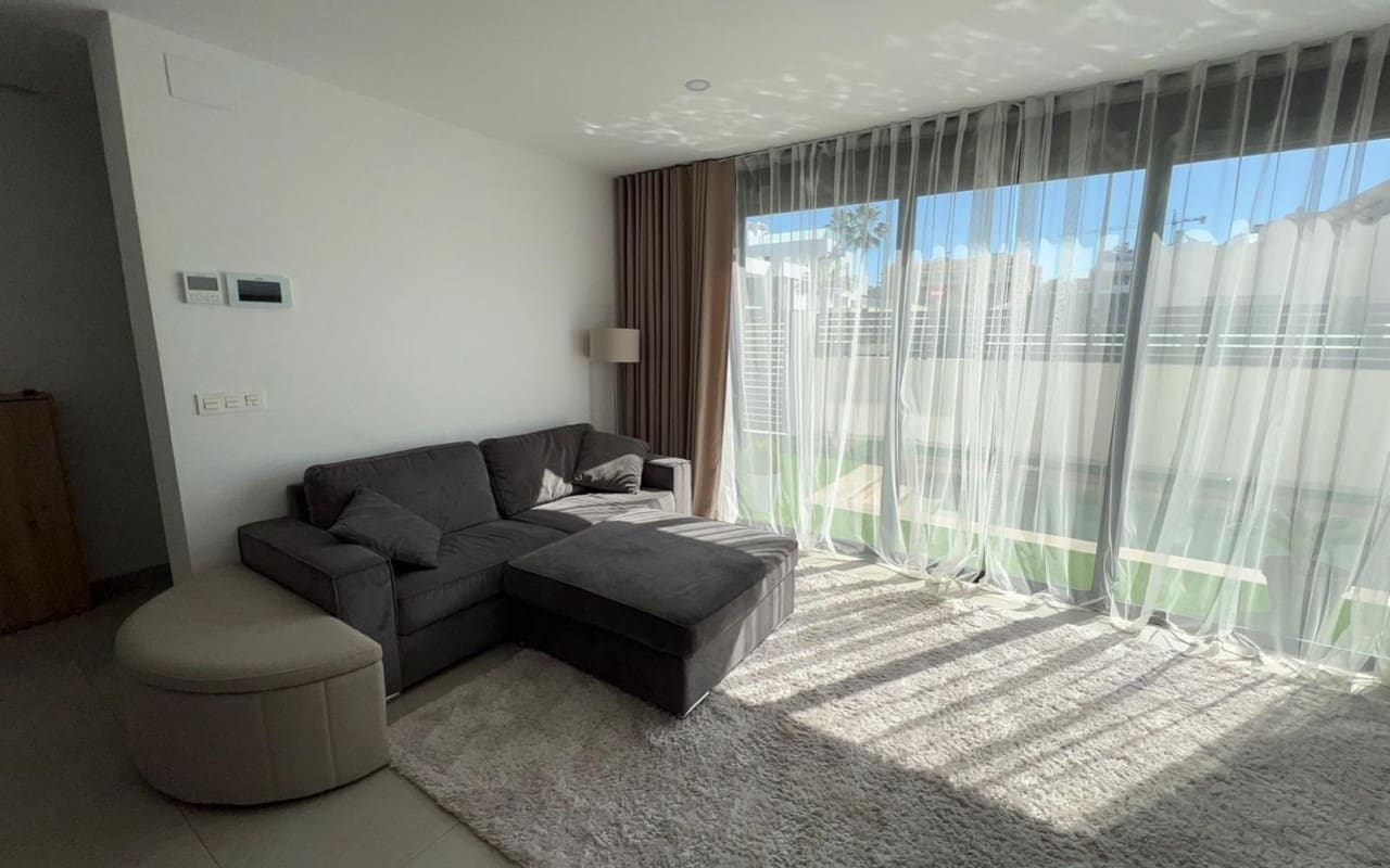 2 bedroom Villa for sale in Benijofar with pool - € 330,000 (Ref: 9412666)