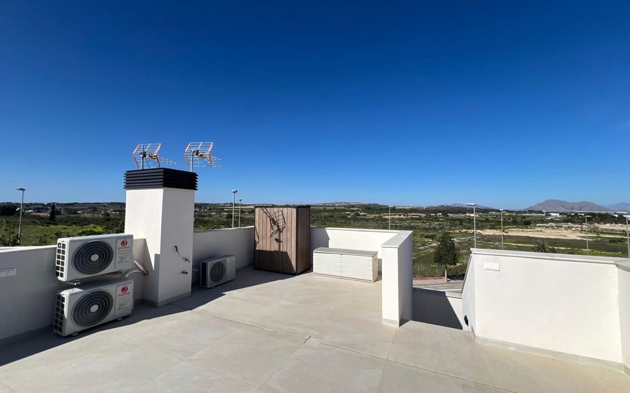 2 bedroom Villa for sale in Benijofar with pool - € 330,000 (Ref: 9412666)