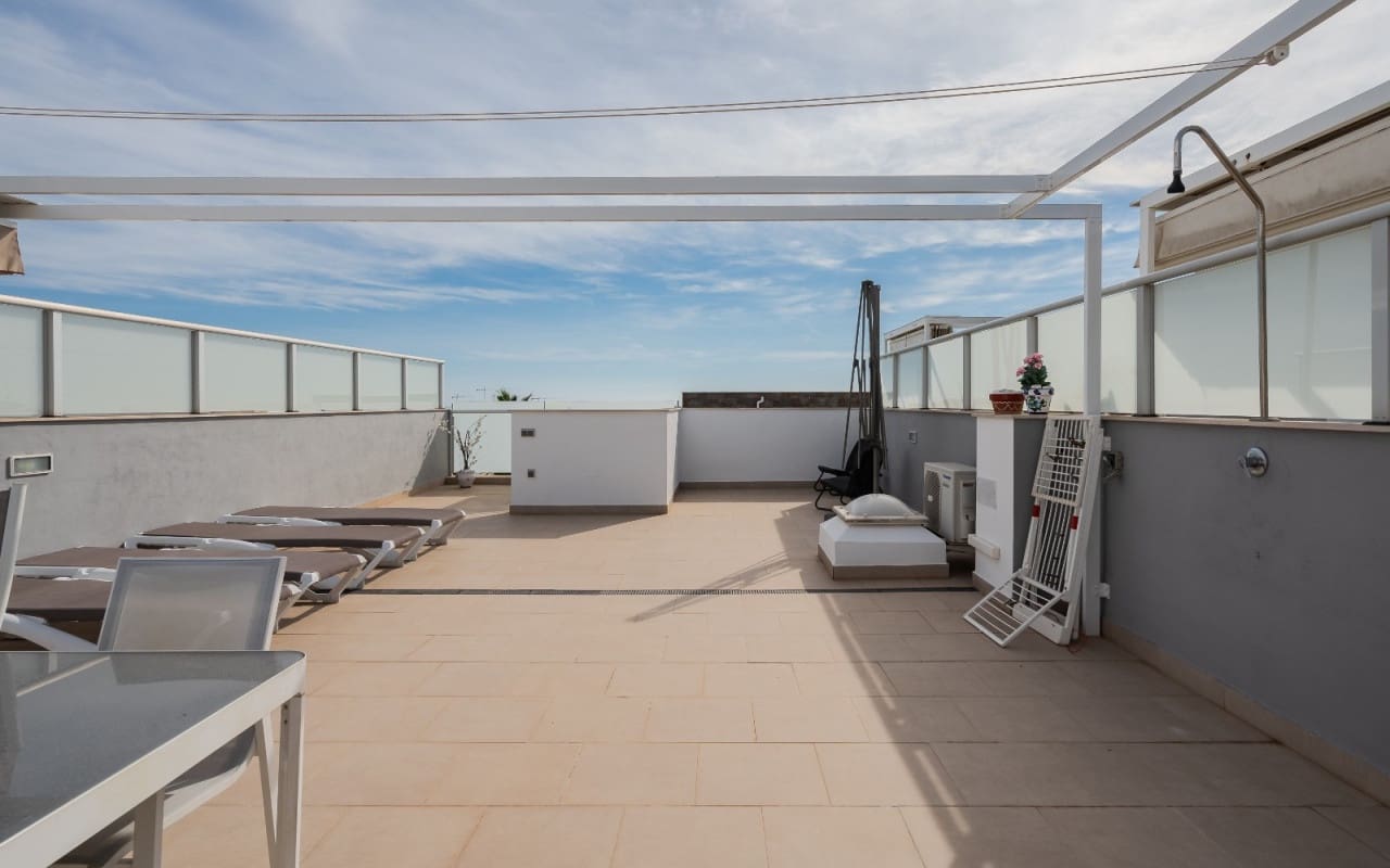 2 soveværelse Penthouse til salg i Orihuela Costa med swimmingpool - € 289.000 (Ref: 9412668)