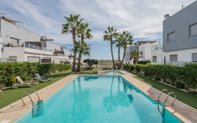2 soveværelse Penthouse til salg i Punta Prima, Orihuela med swimmingpool - € 289.000 (Ref: 9412668)