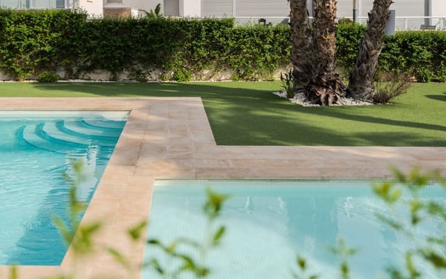 2 soveværelse Penthouse til salg i Punta Prima, Orihuela med swimmingpool - € 289.000 (Ref: 9412668)