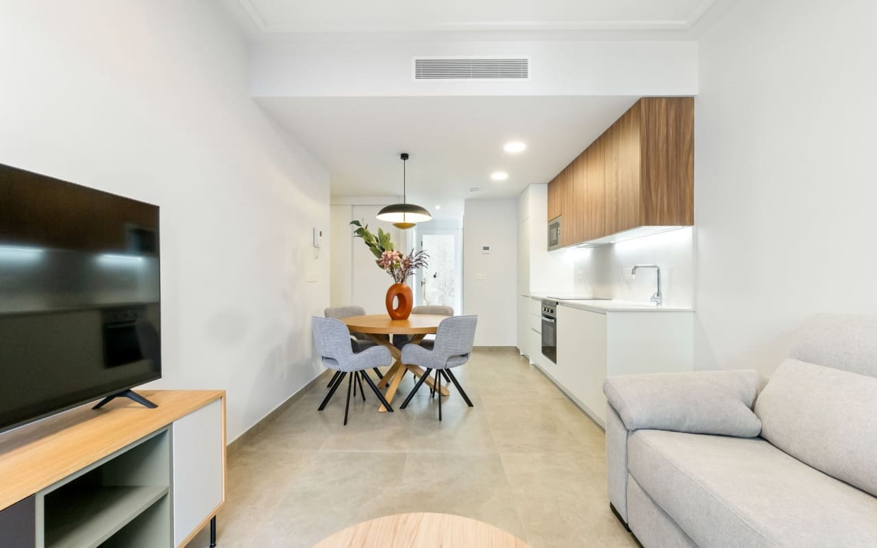 Apartamento de 2 habitaciones en Torrevieja en venta con piscina - 259.000 € (Ref: 9412670)