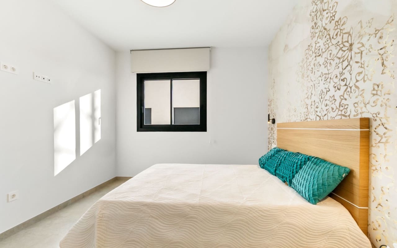 Apartamento de 2 habitaciones en Torrevieja en venta con piscina - 259.000 € (Ref: 9412670)