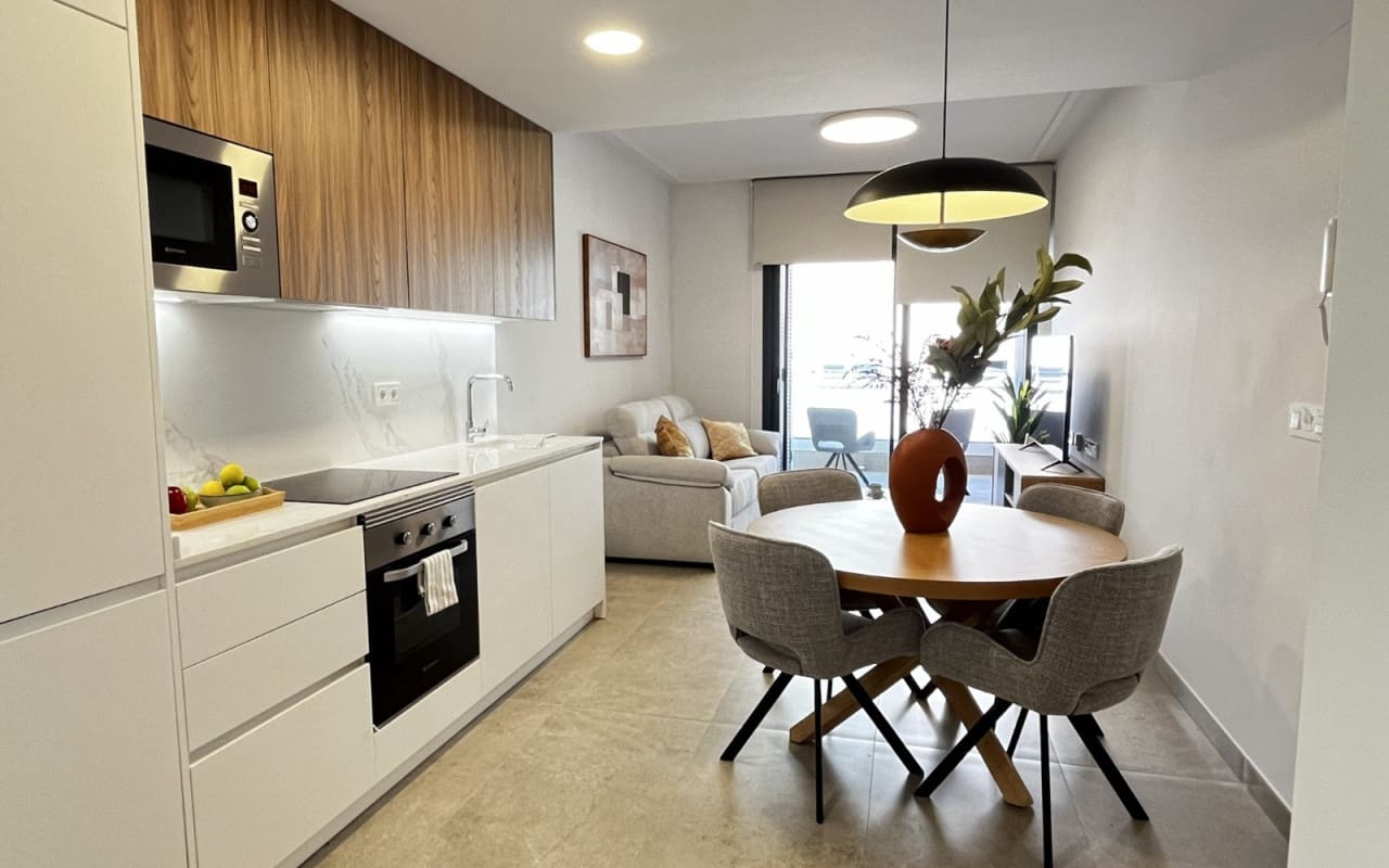 2 makuuhuone Huoneisto myytävänä paikassa Torrevieja mukana uima-altaan - 249 900 € (Ref: 9412670)