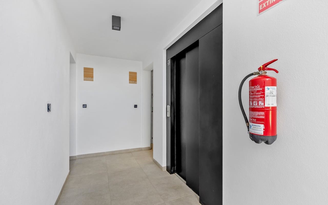 2 slaapkamer Appartement te koop in Orihuela Costa met zwembad - € 335.000 (Ref: 9412671)