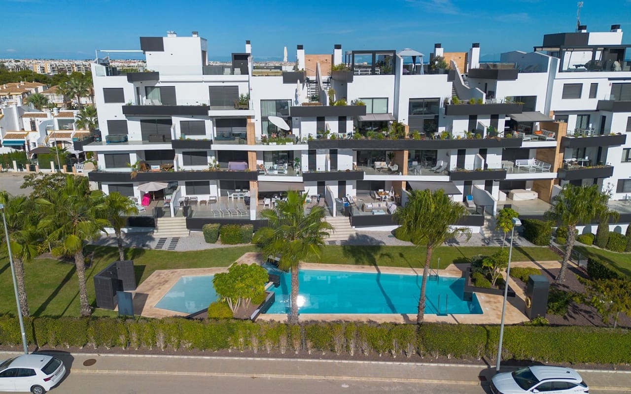 2 slaapkamer Appartement te koop in Orihuela Costa met zwembad - € 335.000 (Ref: 9412671)