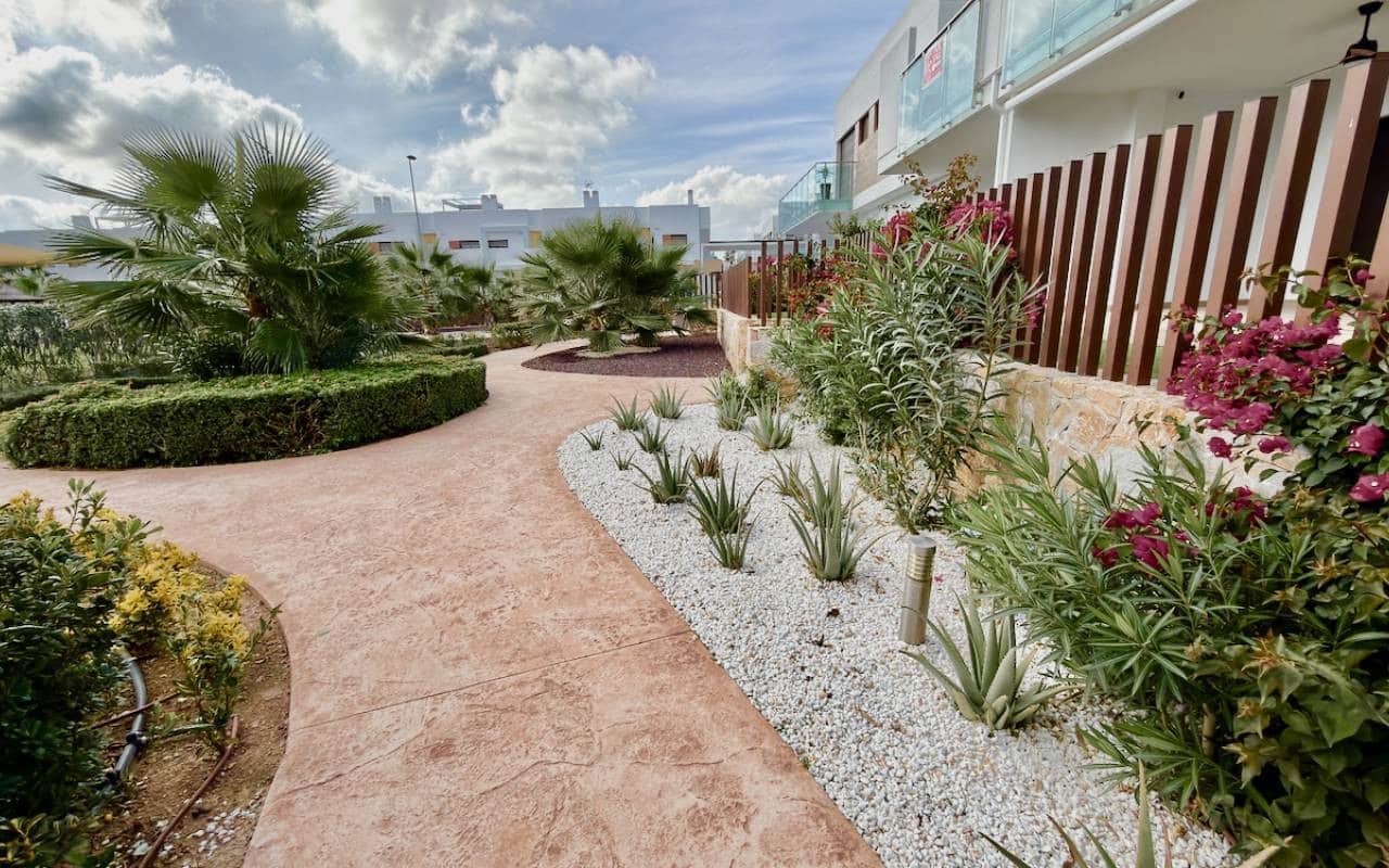 3 sypialnia Penthouse na sprzedaż w Vistabella z basenem - 295 000 € (Ref: 9412672)