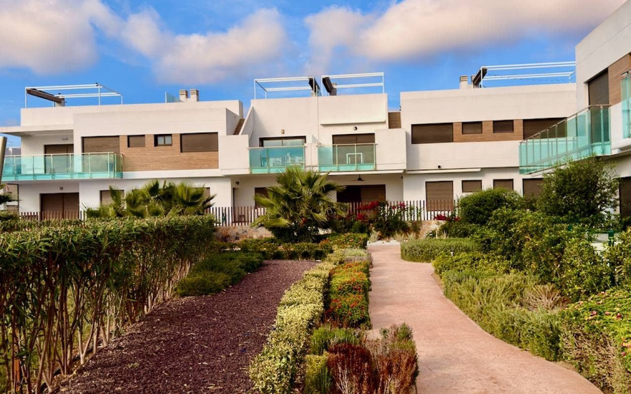 3 sypialnia Penthouse na sprzedaż w Vistabella z basenem - 295 000 € (Ref: 9412672)