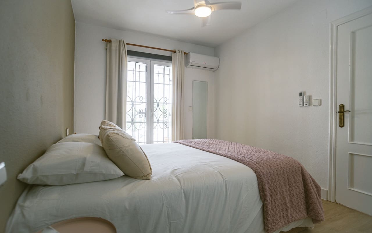 3 bedroom Villa for sale in Villamartin with pool - € 299,500 (Ref: 9416172)