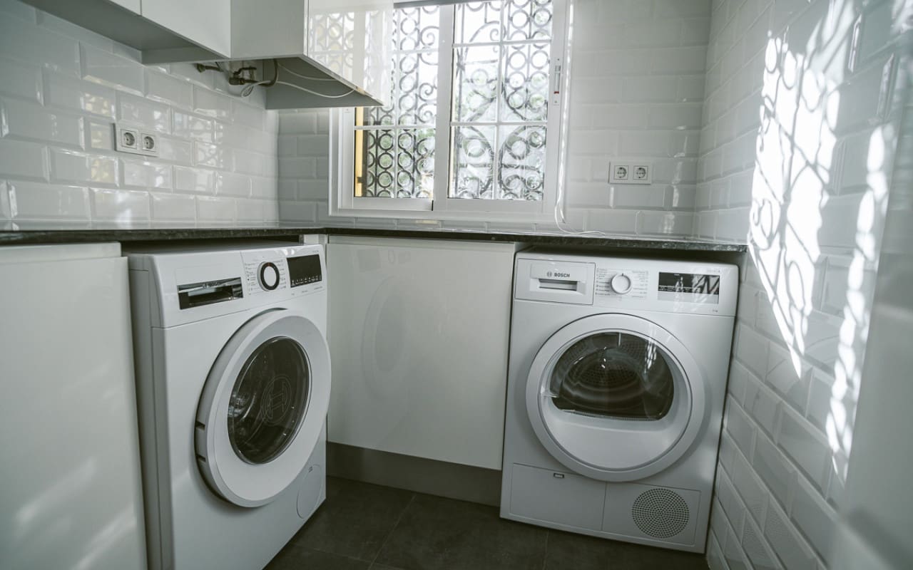 3 bedroom Villa for sale in Villamartin with pool - € 299,500 (Ref: 9416172)