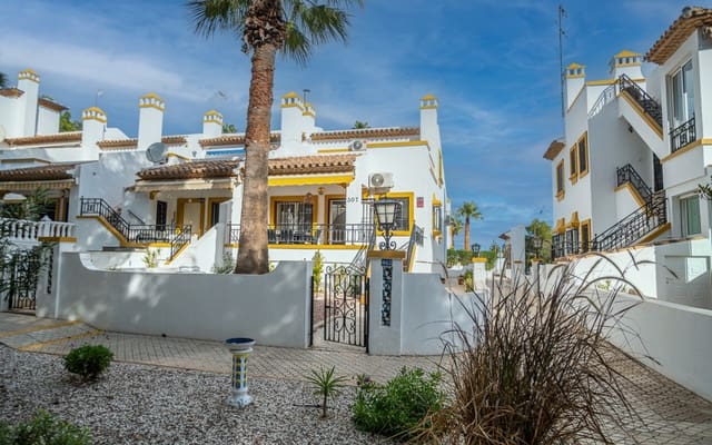 3 bedroom Villa for sale in Villamartin, Orihuela with pool - € 299,500 (Ref: 9416172)