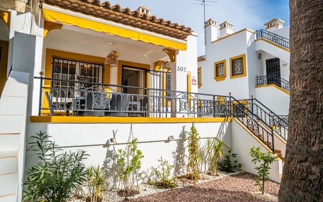 3 bedroom Villa for sale in Villamartin, Orihuela with pool - € 299,500 (Ref: 9416172)