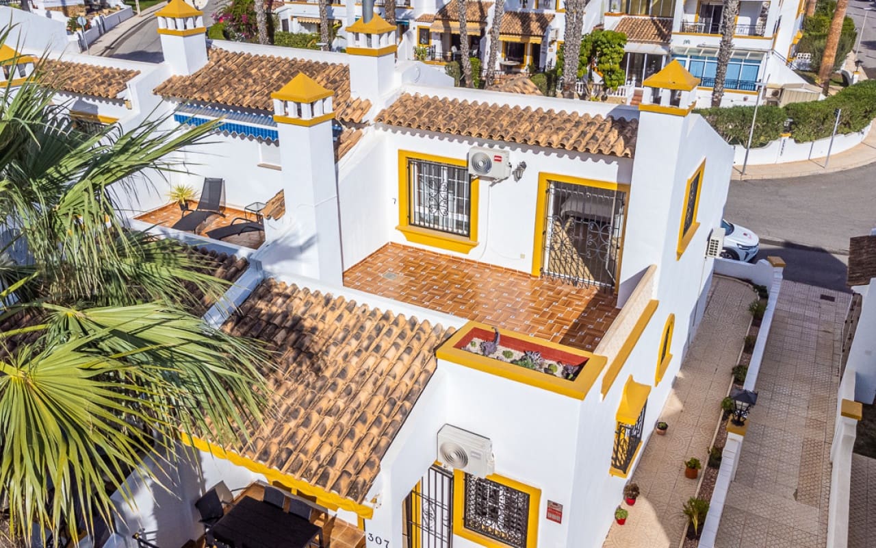 3 bedroom Villa for sale in Villamartin with pool - € 299,500 (Ref: 9416172)