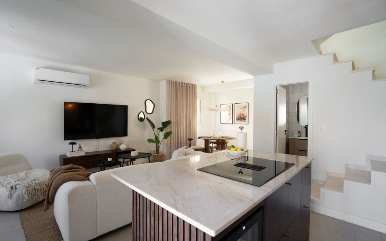 2 bedroom Townhouse for sale in Los Altos with pool - € 279,000 (Ref: 9416179)