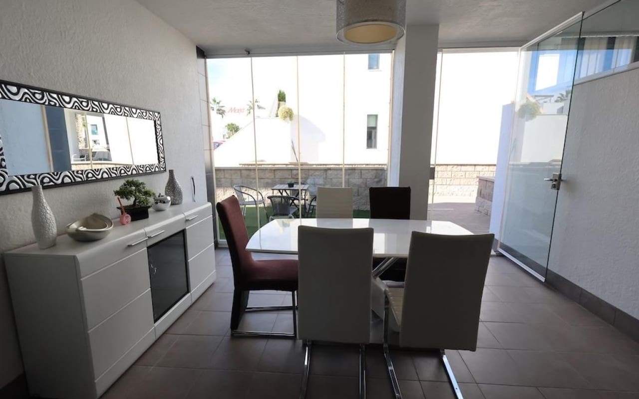 2 soveværelse Bungalow til salg i La Zenia med swimmingpool - € 289.000 (Ref: 9416180)