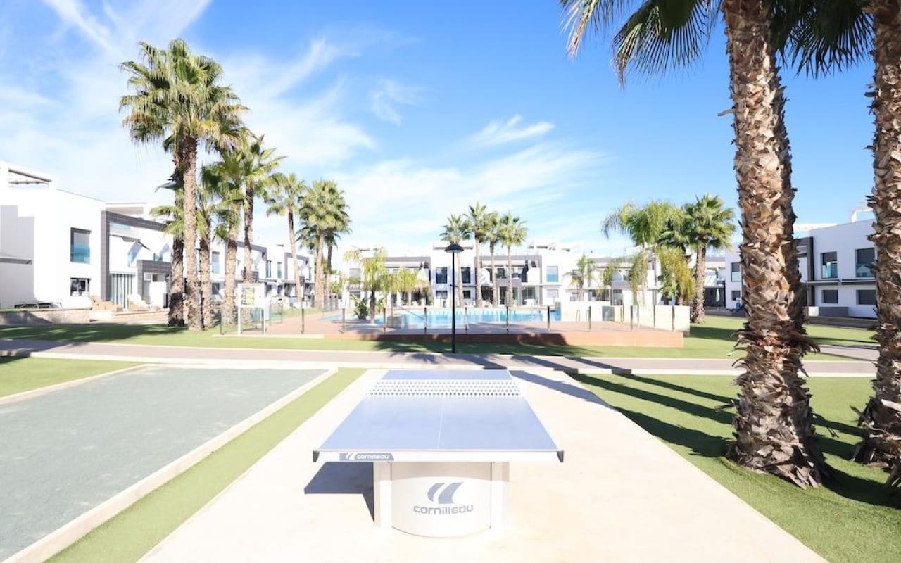 2 soveværelse Bungalow til salg i La Zenia med swimmingpool - € 289.000 (Ref: 9416180)