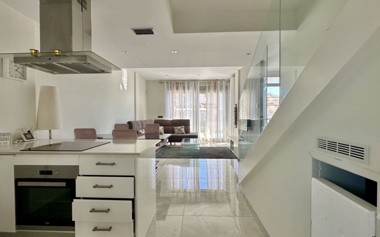 3 soveværelse Villa til salg i Orihuela Costa med swimmingpool - € 389.000 (Ref: 9421556)